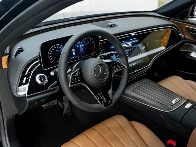 Mercedes-Benz E-Class — Фото автомобиля 25