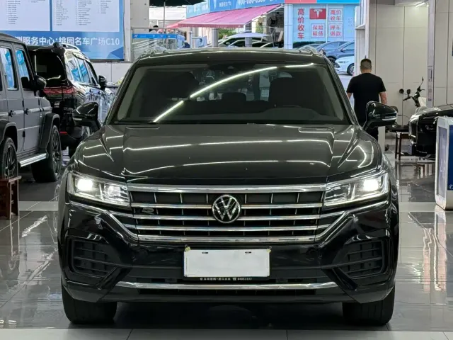 Volkswagen Touareg — Фото автомобиля 2