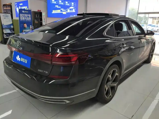 Volkswagen Passat — Фото автомобиля 3