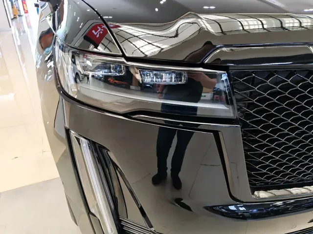 Cadillac Escalade — Фото автомобиля 11