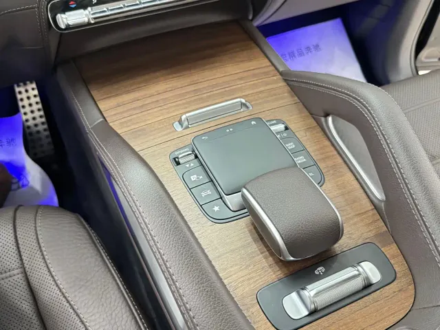 Mercedes-Benz GLS-Class — Фото автомобиля 11