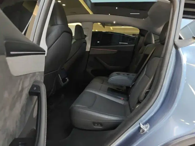 Tesla Model Y — Фото автомобиля 16