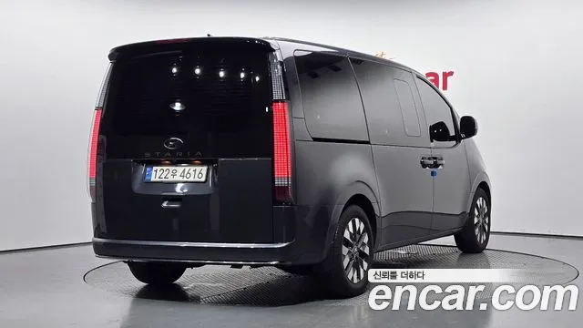 Hyundai Staria Staria L3.5 Lounge 7 мест — Фото автомобиля 2