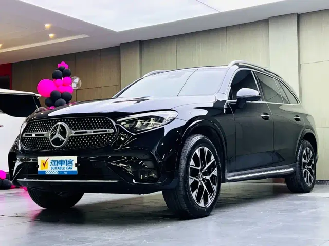 Фотография автомобиля — Mercedes-Benz GLC-Class
