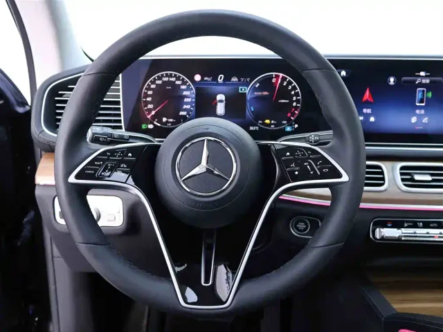 Mercedes-Benz GLE-Class — Фото автомобиля 16