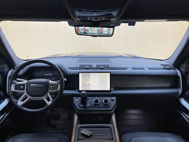 Land Rover Defender — Фото автомобиля 5