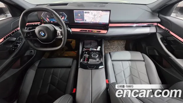 BMW 5 Series G60 — Фото автомобиля 7