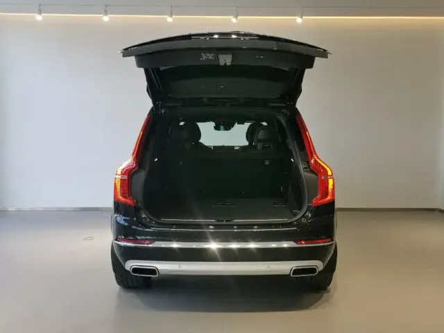 Volvo XC90 — Фото автомобиля 5