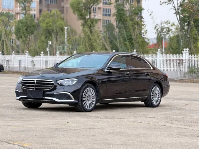 Mercedes-Benz E-Class — Фото автомобиля 2