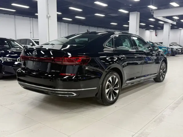 Volkswagen Passat — Фото автомобиля 4