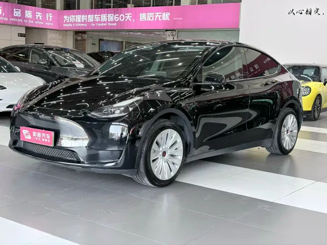 Фотография автомобиля — Tesla Model Y