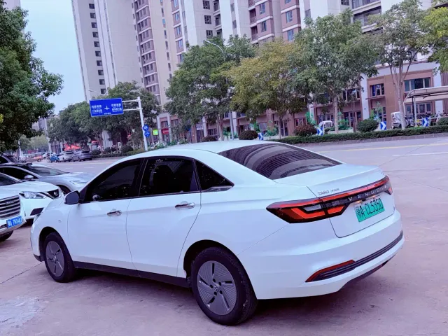 Venucia D60 EV — Фото автомобиля 6