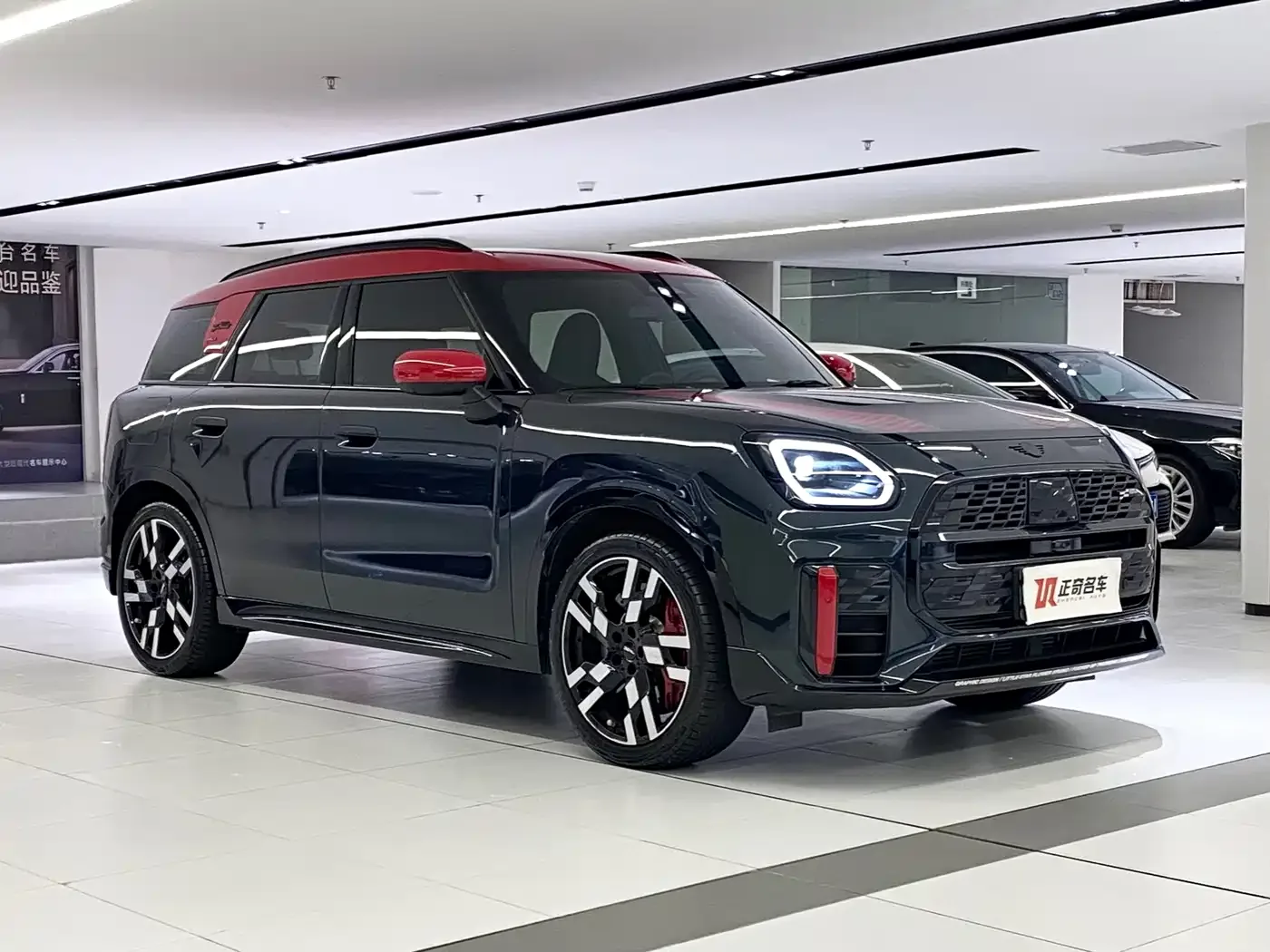 MINI MINI JCW COUNTRYMAN 2024 2.0T JOHN COOPER WORKS — Фото автомобиля 2