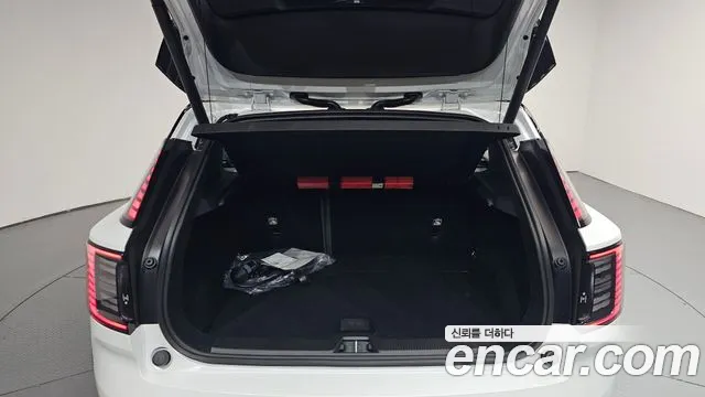 Volvo EX30 — Фото автомобиля 26