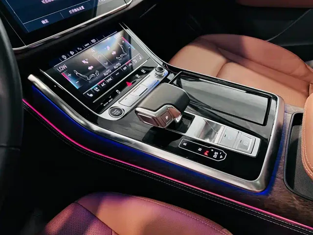 Audi Q7 — Фото автомобиля 11