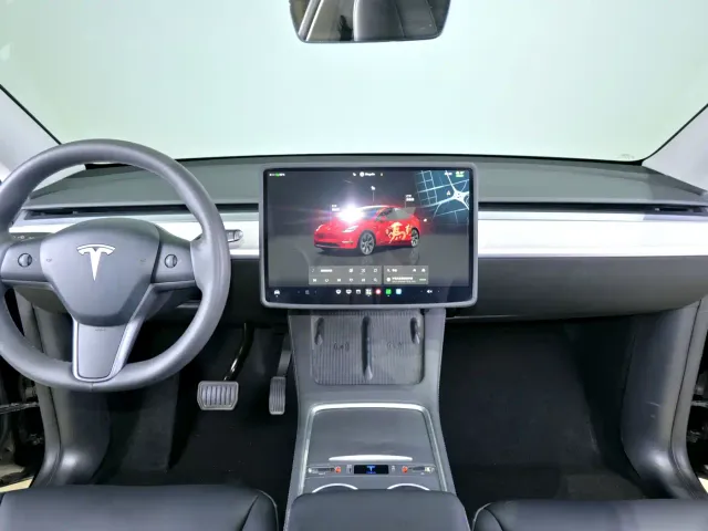 Tesla Model Y — Фото автомобиля 7