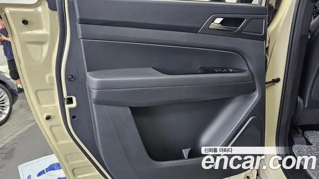 KG_Mobility_Ssangyong Rexton Новый Rexton Sport Khan Дизель 2.2 4WD — Фото автомобиля 24
