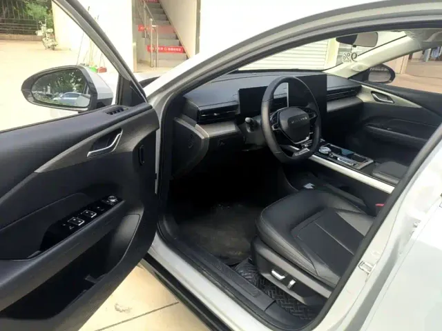 Wuling Starlight — Фото автомобиля 15