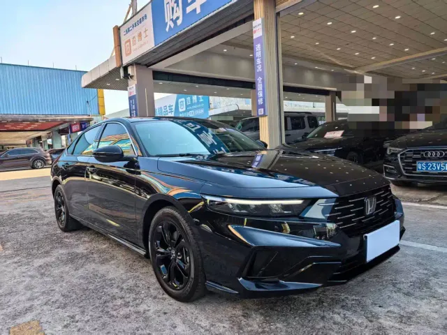 Honda Accord — Фото автомобиля 3