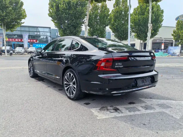 Volvo S90 — Фото автомобиля 8