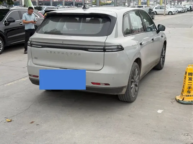 Leapmotor C10 — Фото автомобиля 4