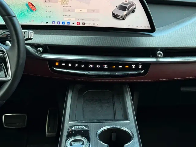 Cadillac XT5 — Фото автомобиля 18