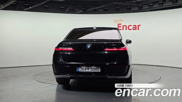 BMW 7-Series — Фото автомобиля 4