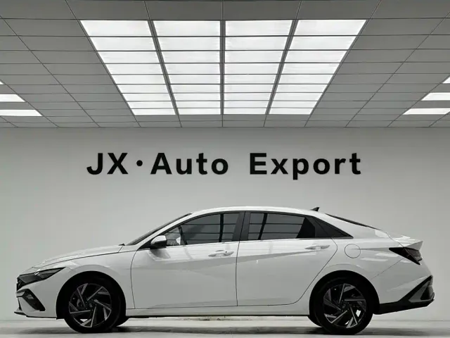 Hyundai Elantra — Фото автомобиля 9
