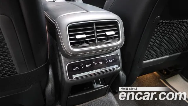 Mercedes-Benz GLE-Class — Фото автомобиля 28