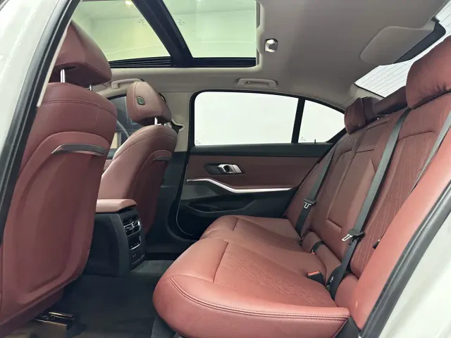 BMW 3 Series — Фото автомобиля 10
