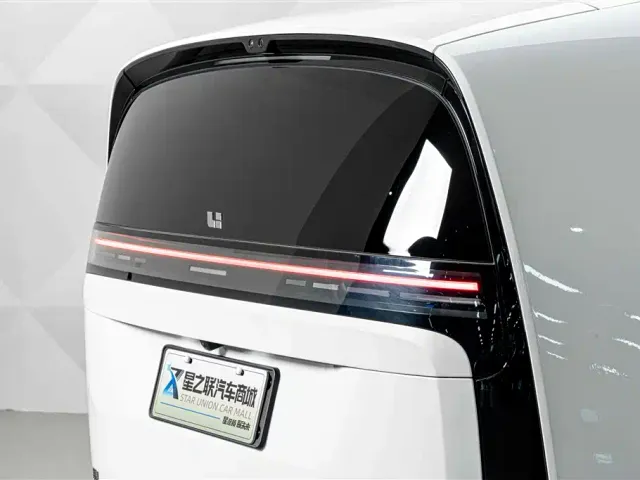 Li Auto MEGA — Фото автомобиля 8
