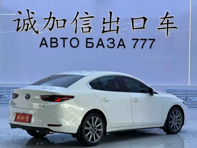 Mazda Axela — Фото автомобиля 4