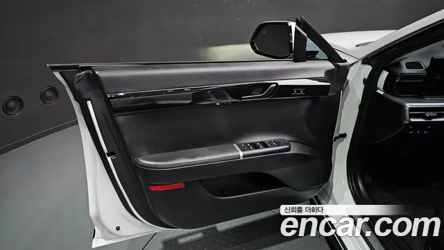 Hyundai Grandeur GN7 — Фото автомобиля 13