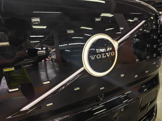 Volvo EM90 — Фото автомобиля 17