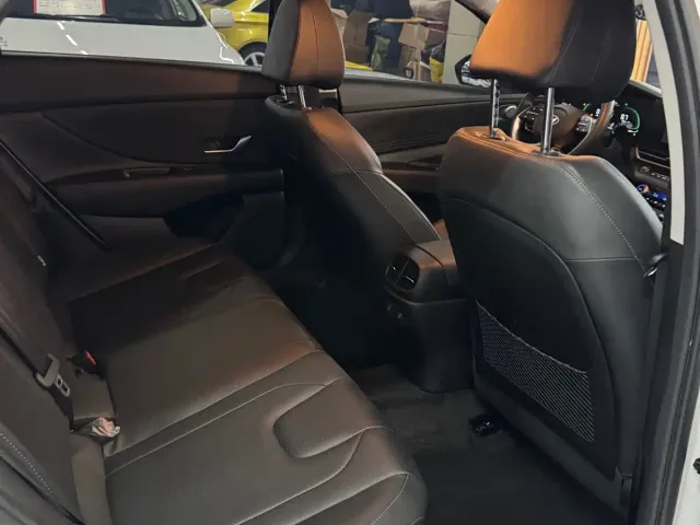 Hyundai Elantra — Фото автомобиля 7