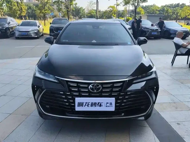 Toyota Avalon — Фото автомобиля 2