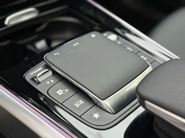 Mercedes-Benz EQB — Фото автомобиля 11