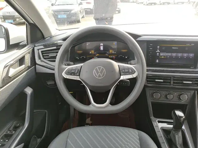 Volkswagen Lavida — Фото автомобиля 10