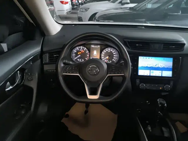 Nissan X-Trail — Фото автомобиля 7