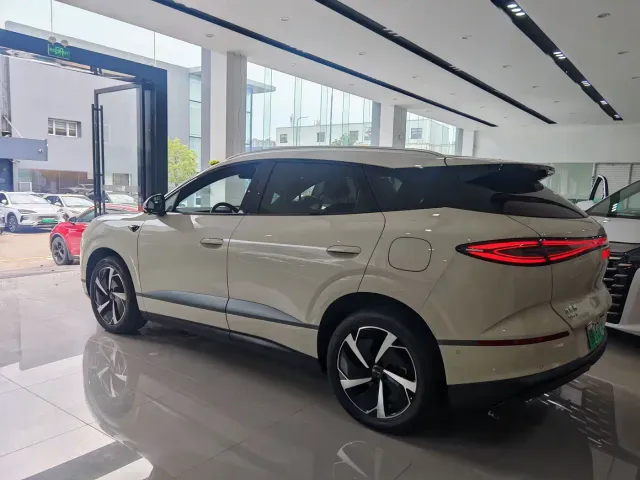 BYD Sealion 06 — Фото автомобиля 6