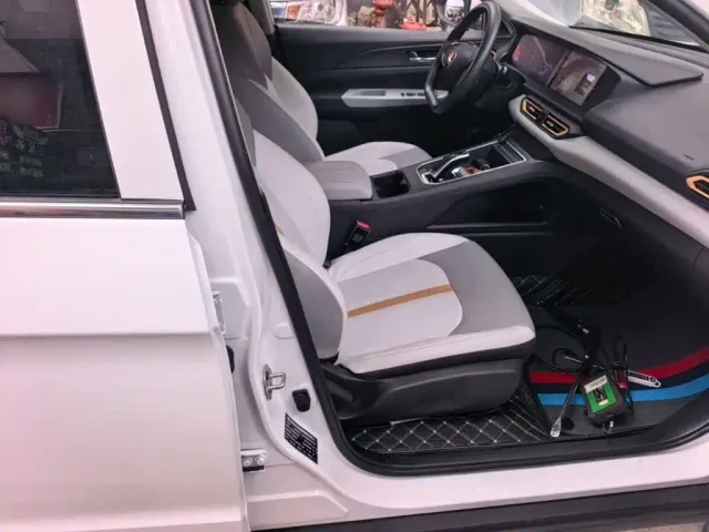 Dongfeng Fengshen E70 — Фото автомобиля 24