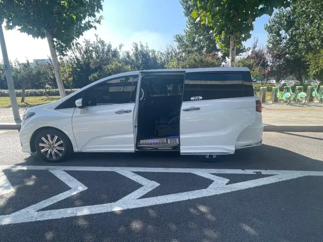 Honda Odyssey — Фото автомобиля 7