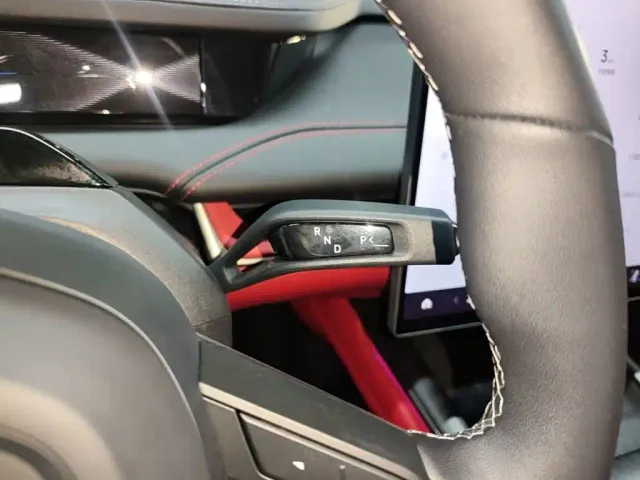 Xiaomi SU7 — Фото автомобиля 13