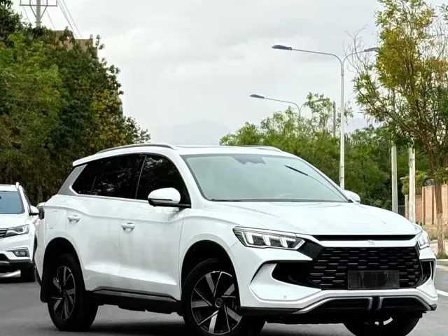 BYD Song Pro — Фото автомобиля 3