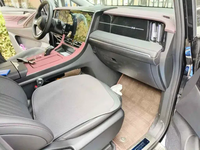 GAC Trumpchi M8 — Фото автомобиля 13
