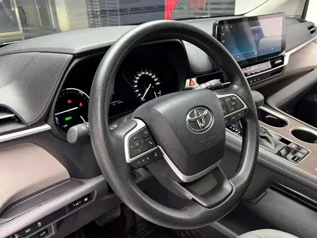 Toyota Granvia — Фото автомобиля 7