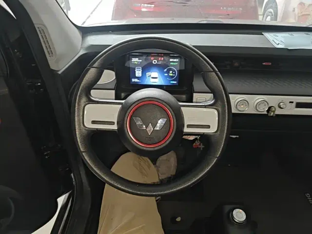 Wuling Hongguang Mini EV — Фото автомобиля 10