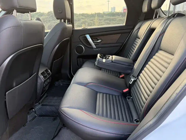 Land Rover Discovery Sport — Фото автомобиля 10