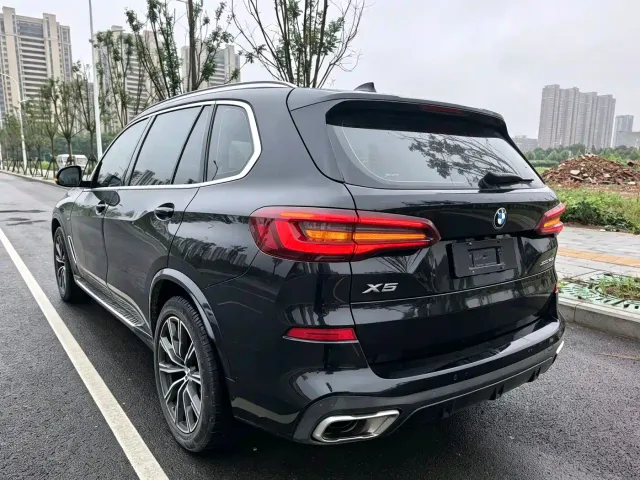 BMW X5 — Фото автомобиля 6