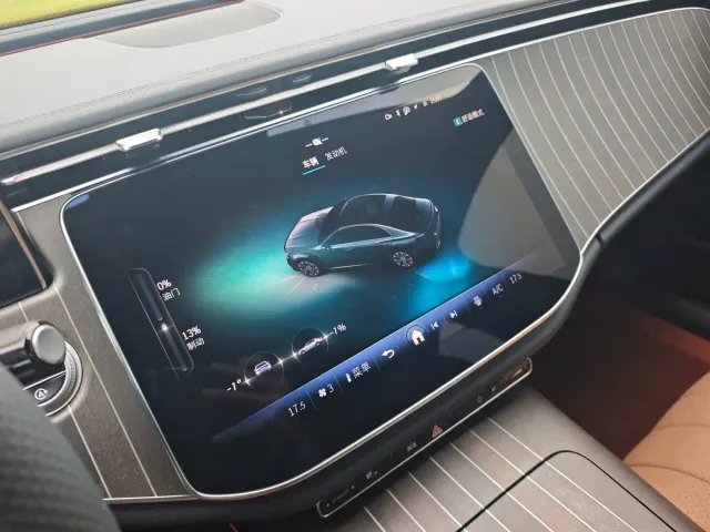 Mercedes-Benz E-Class — Фото автомобиля 23